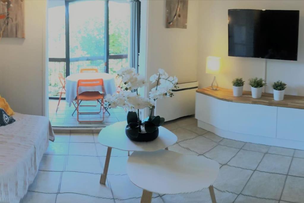 Studio Cabine Climatise 800 M De La Plage Et Des Commerces Bormes-les-Mimosas Εξωτερικό φωτογραφία